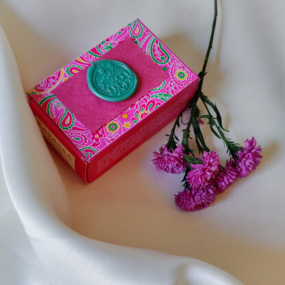 Pink Tray with Golden Lines Hamper - Image 5